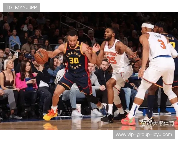 巴特勒突破造犯规并罚中，热火将对手压制住