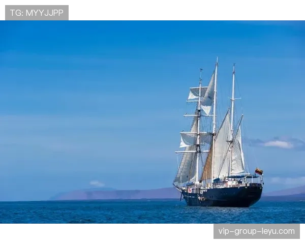 顶级帆船船体流体阻力的减小:他是如何通过流线型曲面破浪的